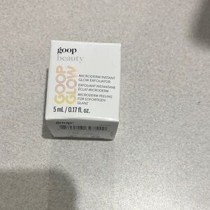 Goop Beauty Microderm Instant Glow Exfoliator